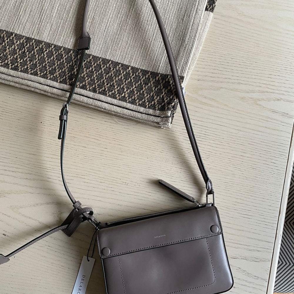 Delaroq - Troisième Small Crossbody Bag